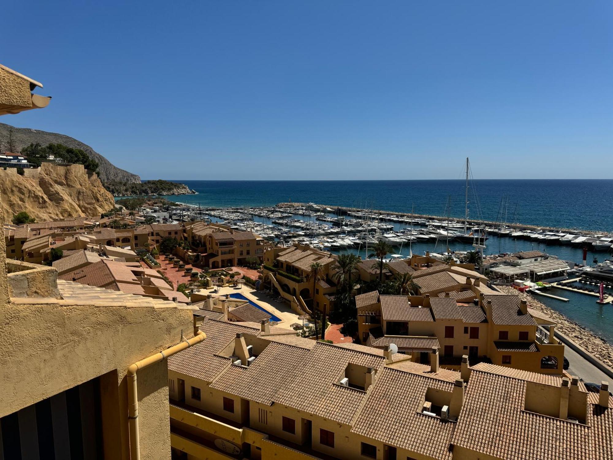 Sunrise Beachfront By The Marina Apartment Altea